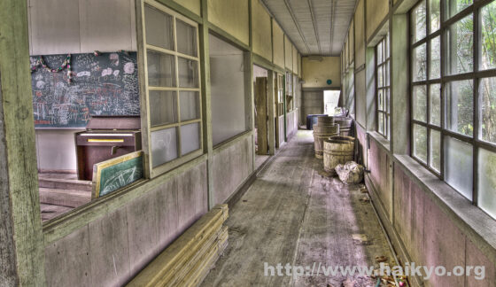 Fukamori School HDR Corridor