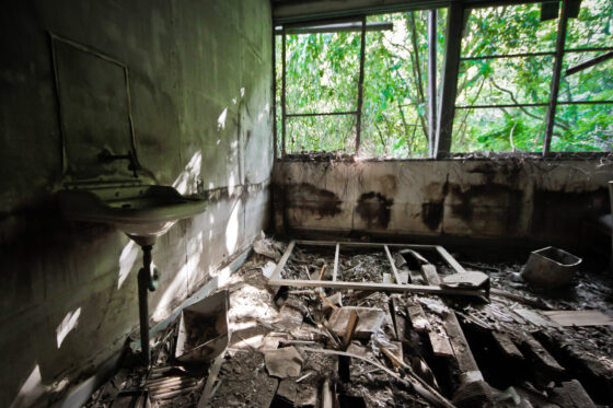 abandoned, haikyo, hospital, ruin, urban exploration, urbex