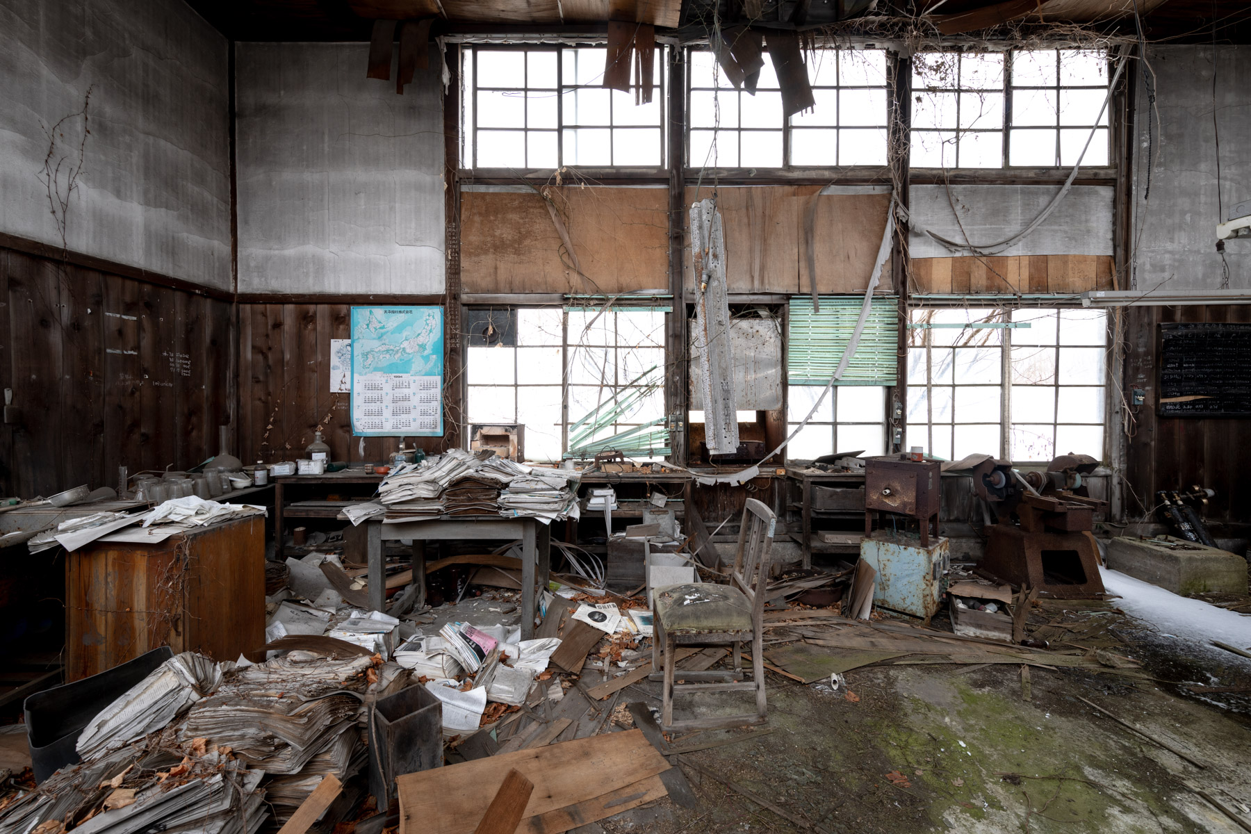 abandoned, akita, factory, haikyo, japan, japanese, ruin, snow, tohoku, urban exploration, urbex, winter