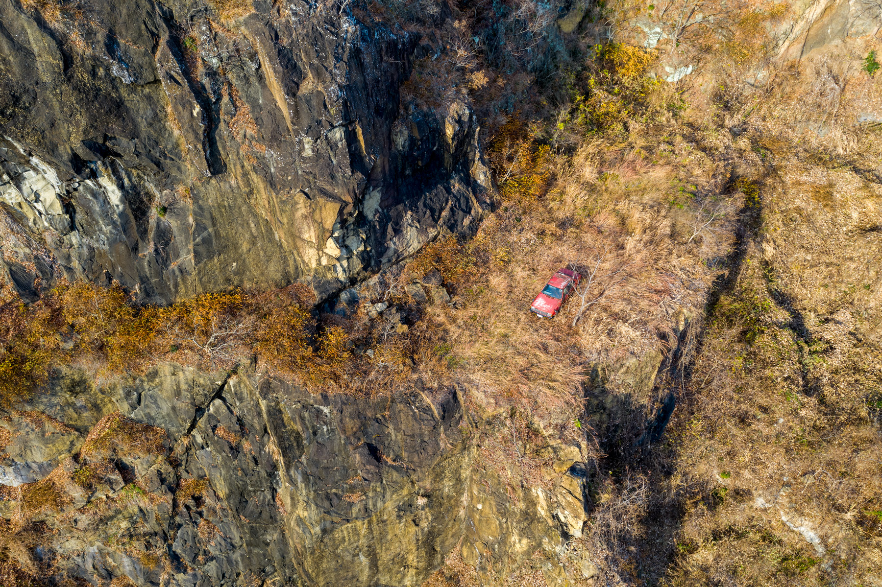 abandoned, autumn, car, haikyo, japan, japanese, kanto, ruin, thing, tochigi, transport, transportation, urban exploration, urbex