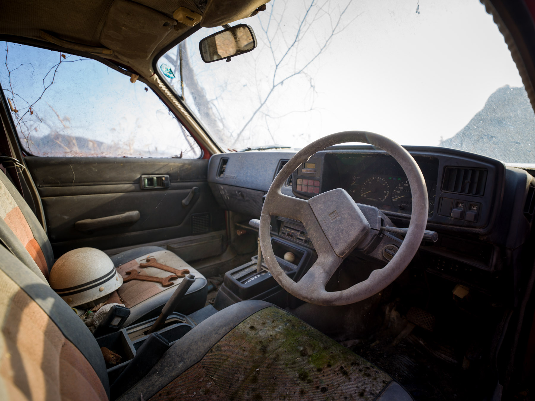 abandoned, autumn, car, haikyo, japan, japanese, kanto, ruin, thing, tochigi, transport, transportation, urban exploration, urbex