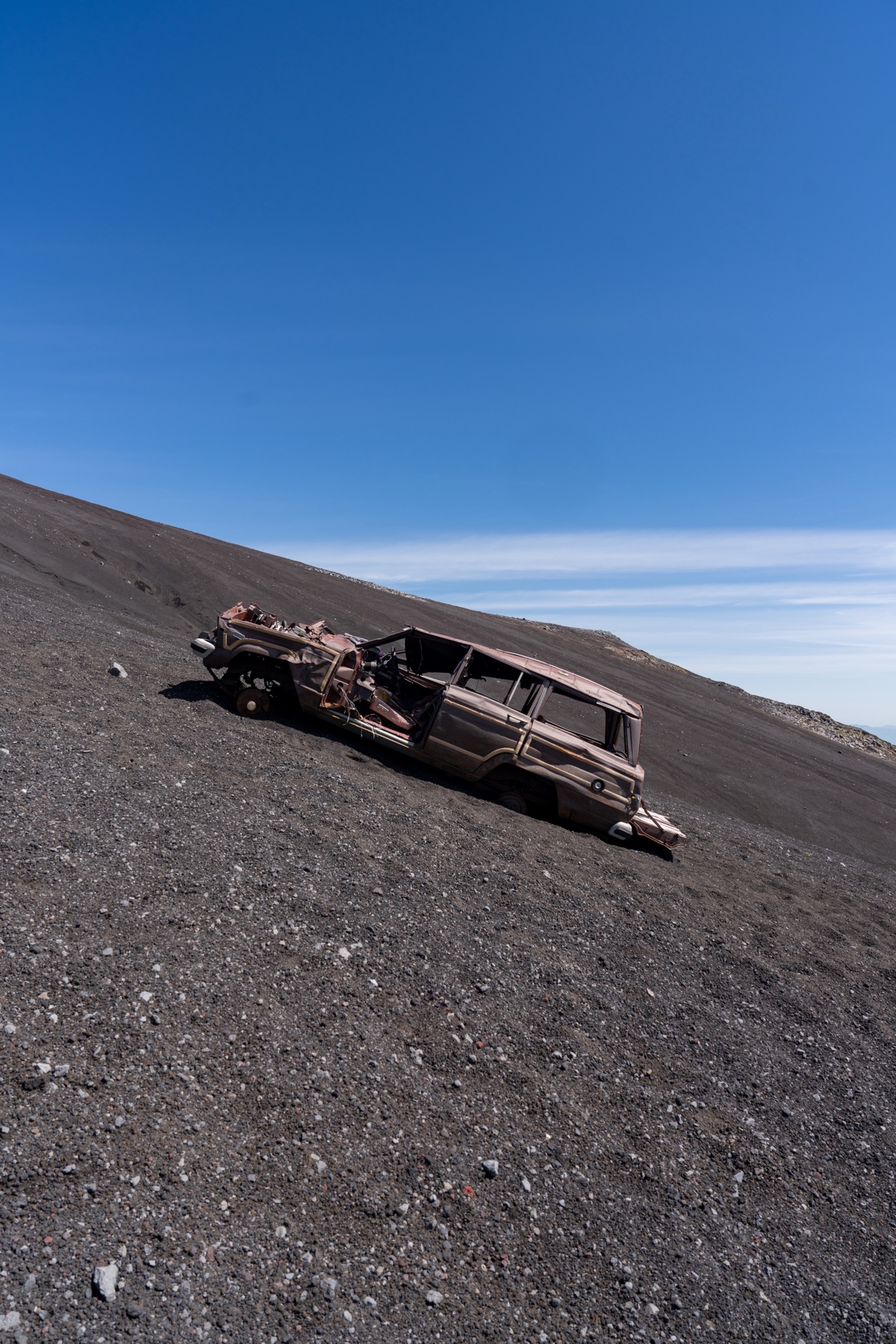 abandoned, car, haikyo, japan, japanese, jeep, mountain, ruin, urban exploration, urbex, volcano