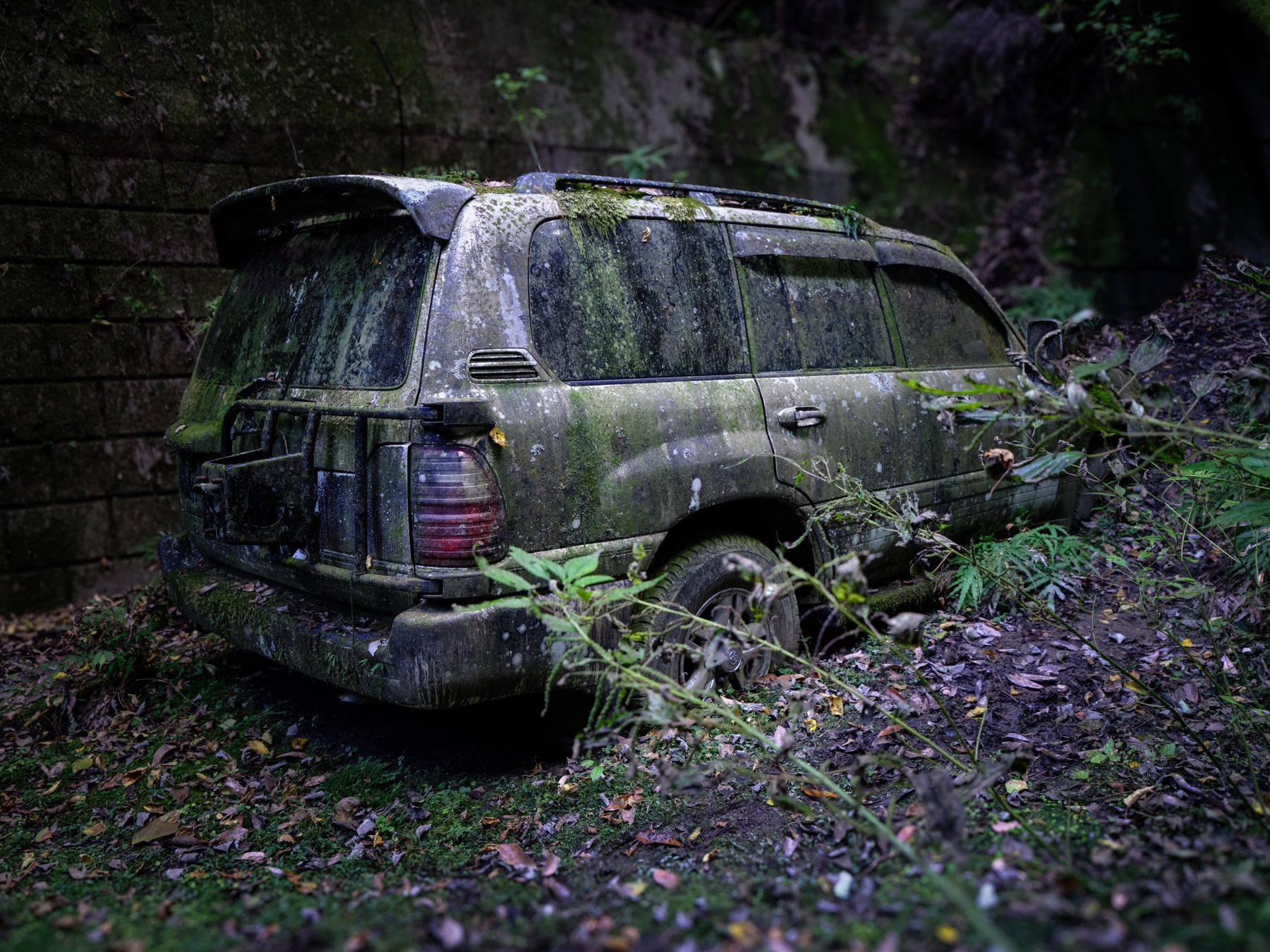 abandoned, car, haikyo, japan, japanese, ruin, urban exploration, urbex, vehicle