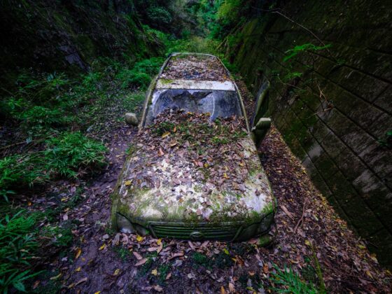 abandoned, car, haikyo, japan, japanese, ruin, urban exploration, urbex, vehicle